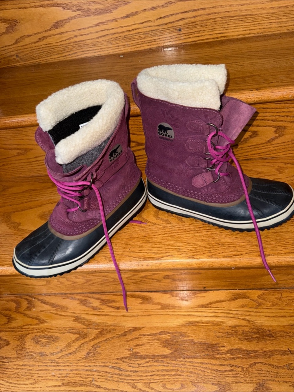 Sorel Women's Plum & Black Winter Lace-Up Boots with Cream Shearling - Picture 4 of 9